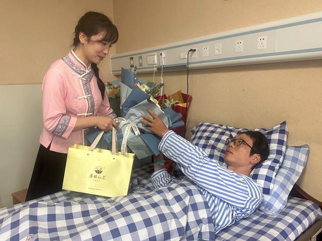 跳江救人小哥希望不要再给他捐钱(图2)