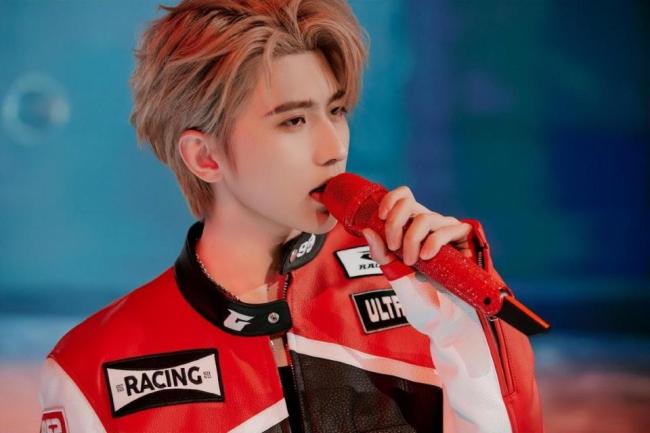 蔡徐坤回应“亲密照”：不是我，已报警，纯属造谣！