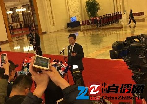 陈宝生在“部长通道”谈抑制择校热：三措施推动教育资源均衡