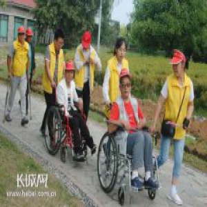 我们看海去 大城33名残疾人圆梦秦皇岛