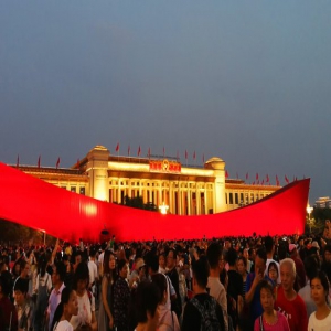 国庆假期 北京天安门广场夜色绚烂惹人醉