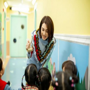 《爱上幼儿园》财商教育课 张丹峰竟称洪欣是守财奴？