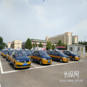 重拳整治黑出租黑摩的 石家庄北站变样了