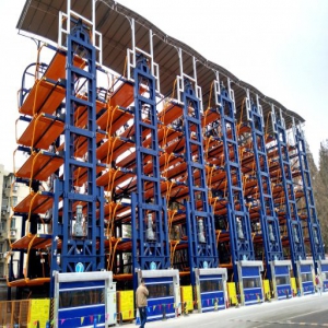 上海现智能立体停车场 占地约200平能同时停放近60辆车