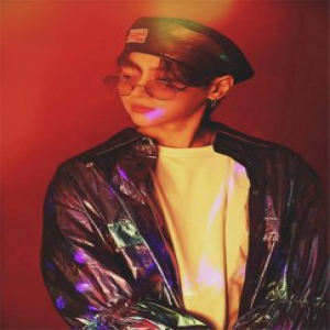 魏巡全新创作单曲《IT’S OKAY》上线