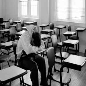 18岁中国留学生跳轨身亡 为纽约大学今年第二起中国学生自杀案