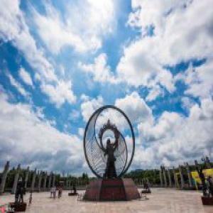 台风过后 山东潍坊现蓝天白云“水晶天”