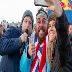 真相是这样?33岁男子游泳5个月不上岸 舌头因长期接触海水而干裂