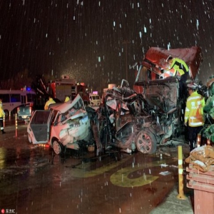 兰海高速兰州南收费站多车相撞 已致15人死亡44人受伤