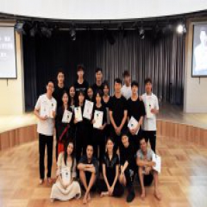 杨旭“第二圈能量”台词实训结课 演员是“终身制”