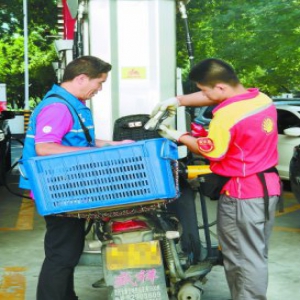 北京地区暂未叫停加油区内使用手机支付