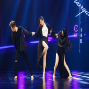 剪掉长发，甩去高跟 张靓颖《新舞林大会》颠覆自己