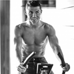 扛起葡萄牙，甩开梅球王 C罗的秘诀就是对自己特别狠