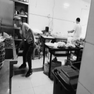 永顺南街190号院 餐馆后厨为何开进居民楼