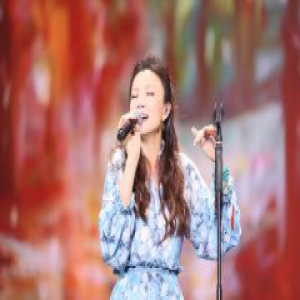 叶蓓荣获年度最佳创作女歌手 现场堪称教科书式范本表演