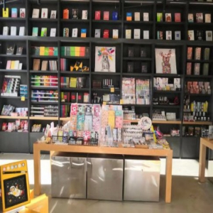 中信书店（启皓大厦店）用多元化服务吸引读者