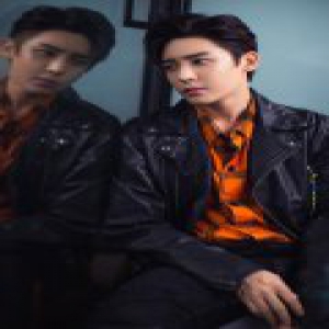 侯明昊受邀参加品牌秀 酷帅机车风彰显多面魅力