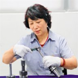 一把好刀见雄心 访国家千人计划特聘专家张·格瑞斯·丽颖