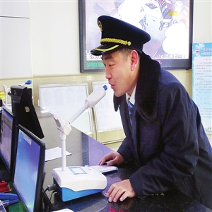 庆祝改革开放40年印记：听首批高铁司机讲故事