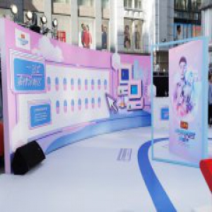 陈知远唐菲空降《这就是歌唱》活动现场 “对唱是一种