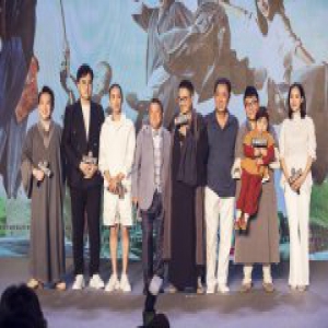 孔连顺出席《新乌龙院》首映发布会 逗趣全场