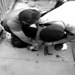 女子遇抢劫多人伸手制歹徒 警方致谢热心市民