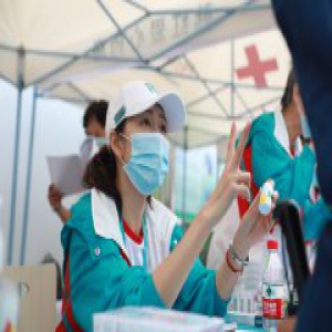 韩红“百人援陕”王鸥负责药房工作 细致入微