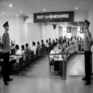 高考阅卷已过半 大作文八成考生