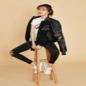 李易峰隔空打call魏允熙 《黄金兄弟》推广曲《岁月鎏金》自来水式好评