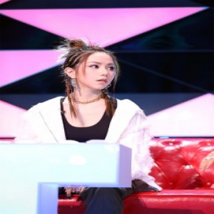 候锦尧斩获“金按钮” 自弹自唱获邓紫棋大呼我喜欢你