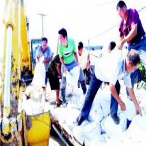 众志成城谱写抗洪壮歌：潍坊干部群众共克时艰重建家园