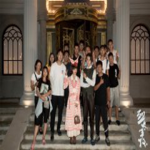 吴佳怡《烈火军校》杀青 片约不断变身“劳模”