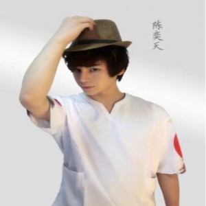 陈奕天18分钟成就一线魔术艺人 又唱又变又跳又换衣服