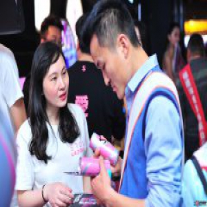 成都春糖亮点多 王思聪爱洛饮料携新品盛装亮相最吸睛