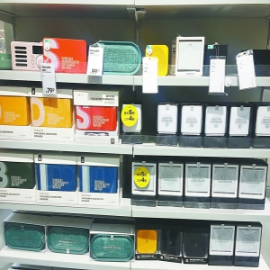 商品同质化严重 站在十字路口的十元店