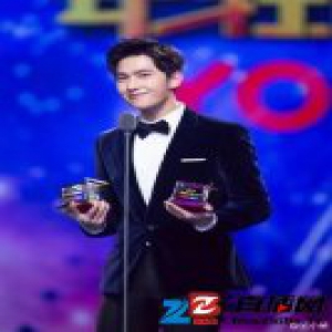 杨洋获奖感言不提郑爽 背后不为人知网友直呼:心疼