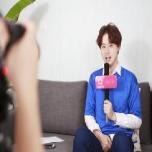 程皓枫挑战土味情话 “更年期正太”也有童心