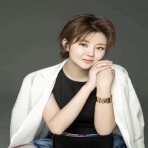 “金橡树奖”在美顺利召开 华萍斩获金牌制片人奖