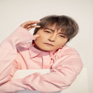 陈志朋全新写真曝光 帅气态度引领早秋