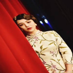 葛天话剧电影全面开花 宝藏女孩事业双拼