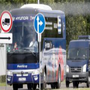 乌拉圭队启程回国 被法国队2:0碾压