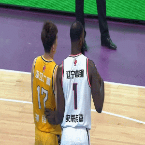 戏精本精!孙铭徽假摔 下一回合史蒂芬森还了一个假摔