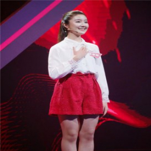 男高音南枫被称“行走的唱片机”