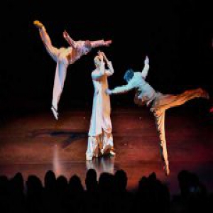 “斜杠青年”裘继戎低调生活创作高调作品