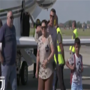 C罗抵达都灵 女友和儿子也相伴而行