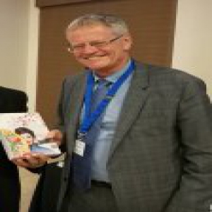 储兰兰《新京剧古诗词》亮相巴黎