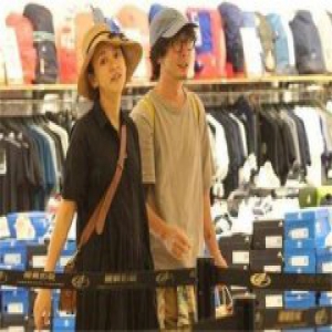 陈意涵否认怀孕 只是衣服宽松？