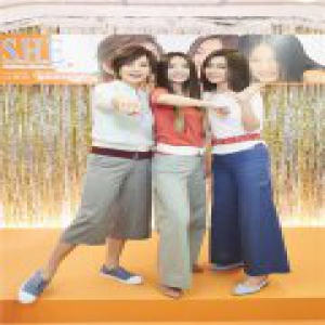 S.H.E搭上《十七》回忆列车 三人终合体走红毯领金曲奖