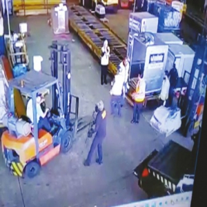 武装人员巴西机场劫走750千克黄金