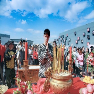 权沛伦《恨君不似江楼月》开机 跨界演员追梦之路永不停歇